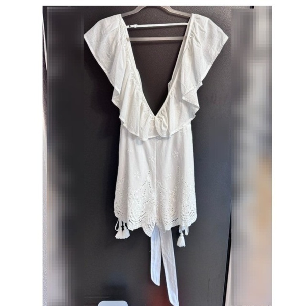 Selfie Leslie White Eyelet Cotton Romper Ruffle Tassel Wrap L bride romantic